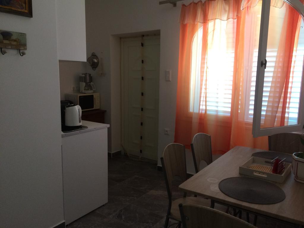 Bella Badacsony Apartmanhaz Apartment Badacsonytomaj Exterior photo